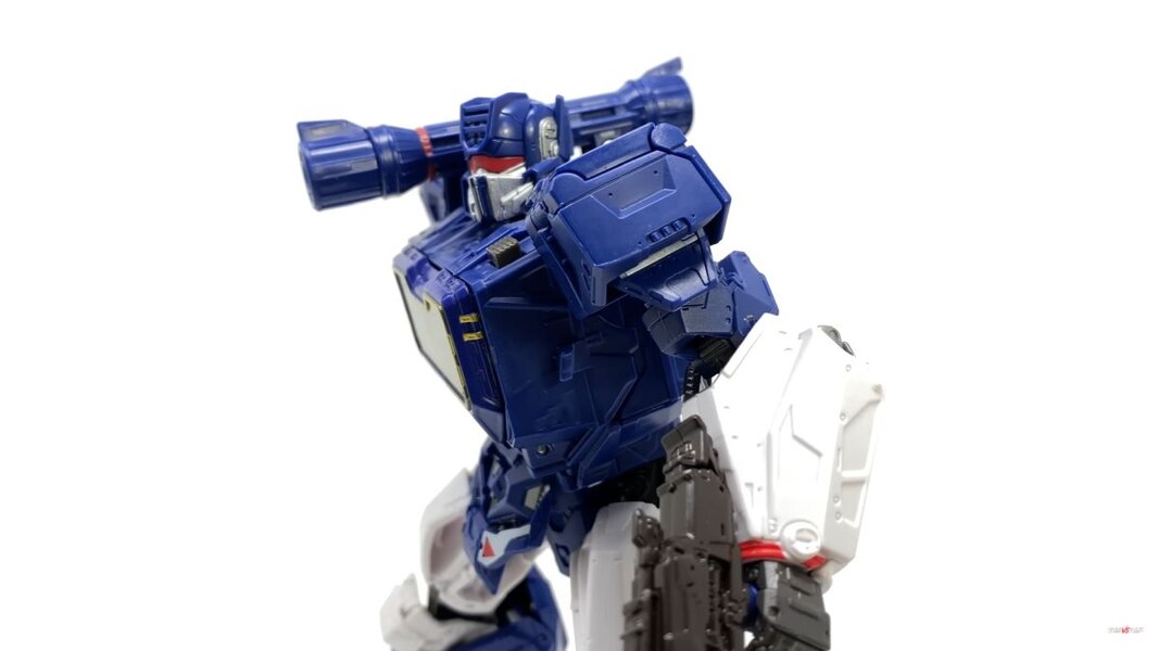 Transformers Studio Series 83 Soundwave More In Hand Image  (11 of 51)